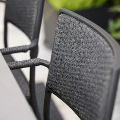 Less Sessel stapelbar