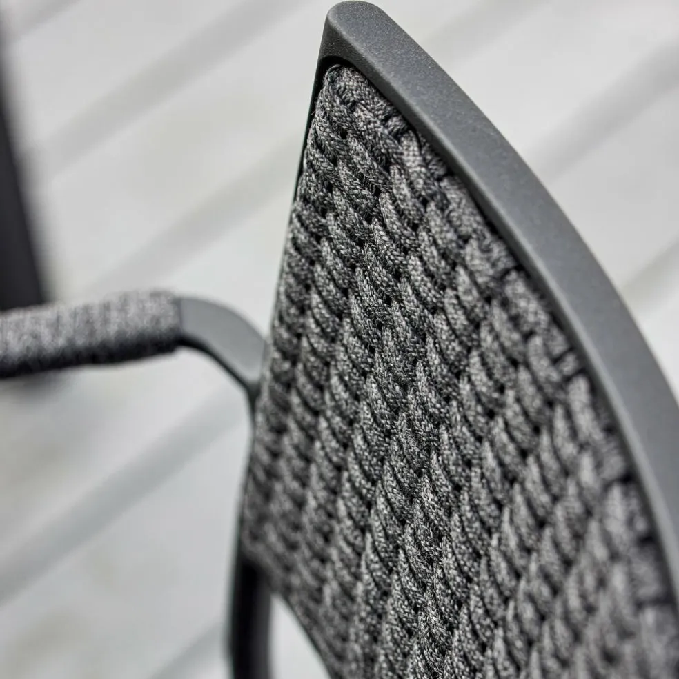 Less Sessel stapelbar