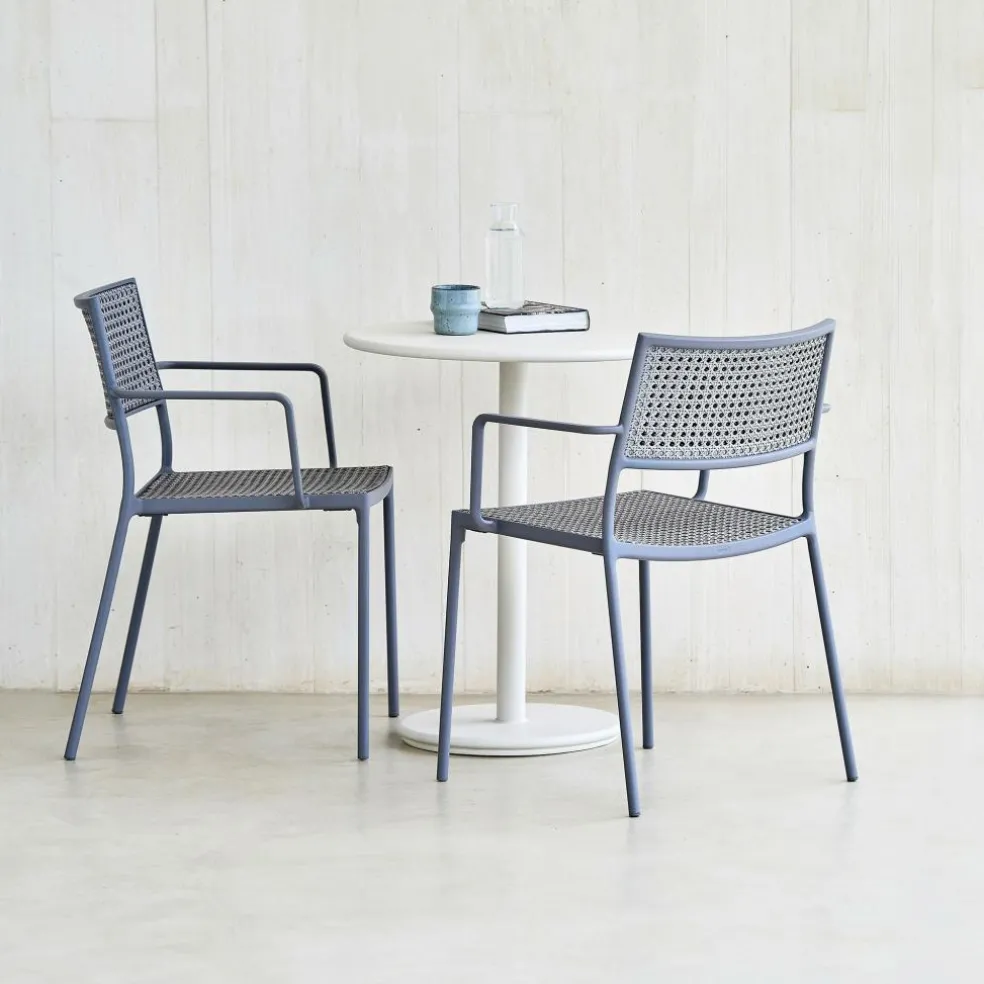 Less Sessel stapelbar