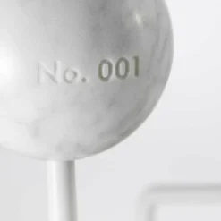 Limited Edition Hang it all Garderobe Marmor