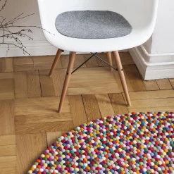 Lotte Filzkugelteppich