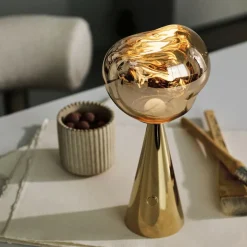 Melt LED Tischleuchte mit Akku