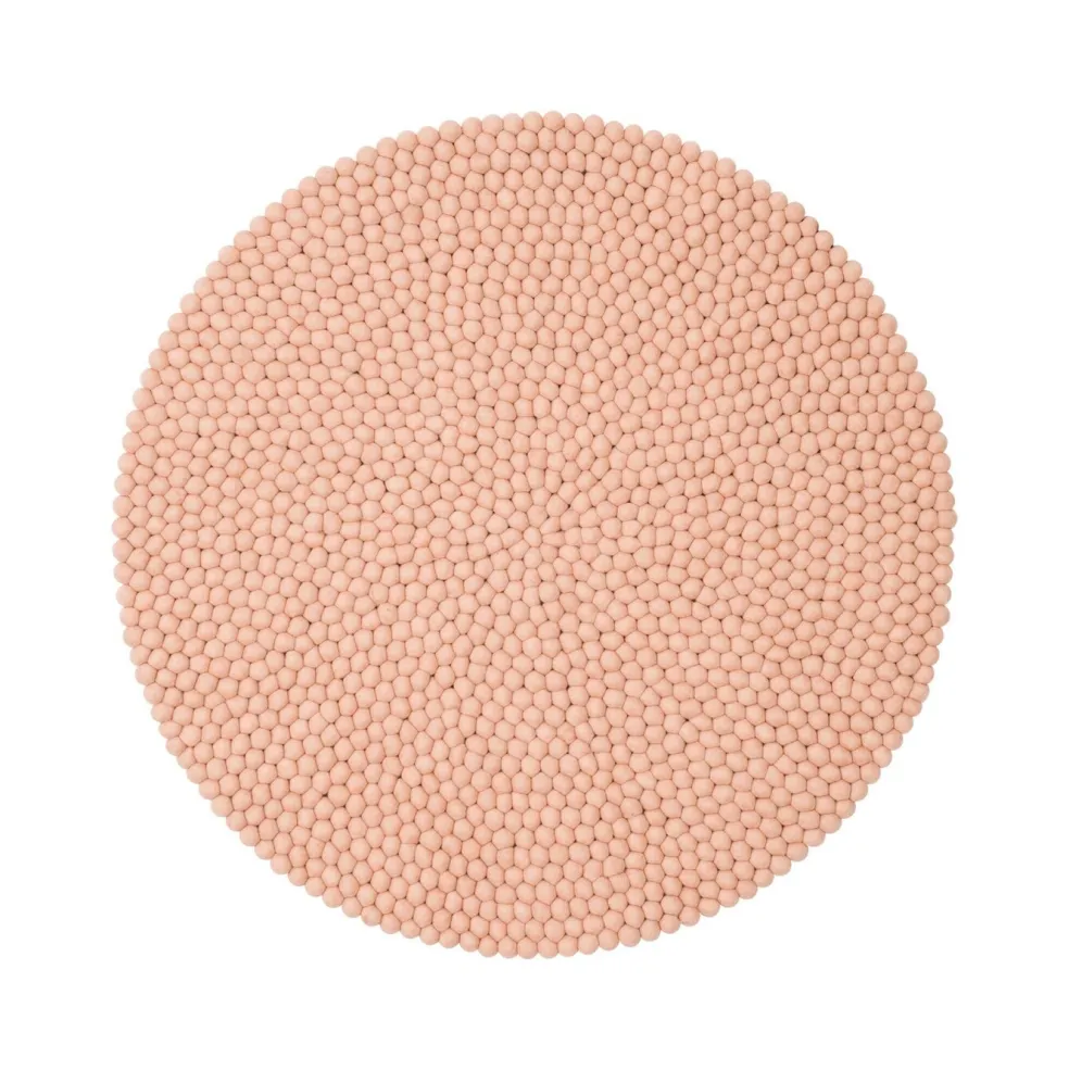 Merle Filzkugelteppich