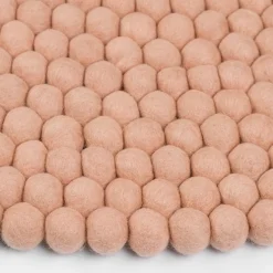 Merle Filzkugelteppich