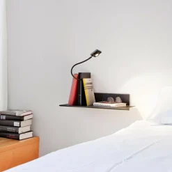 Oskar on the Shelf LED Regalleuchte mit Regal