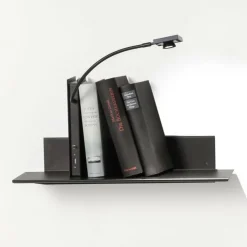 Oskar on the Shelf LED Regalleuchte mit Regal