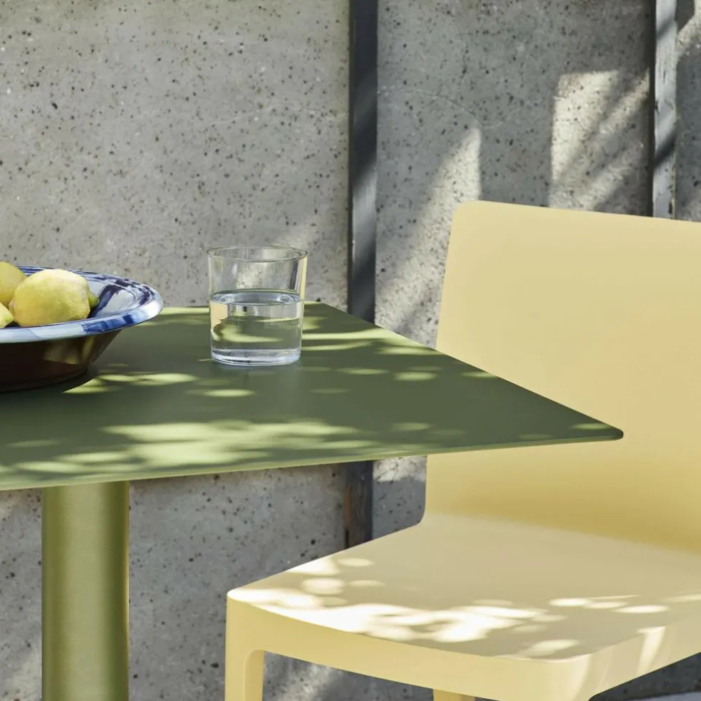 Palissade Cone Gartentisch 65x65cm