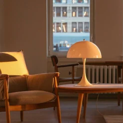 Panthella 400 Tischleuchte