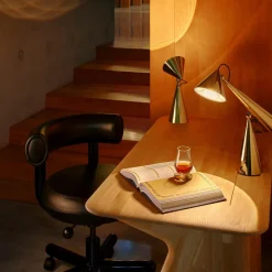 Pose Task LED Tischleuchte