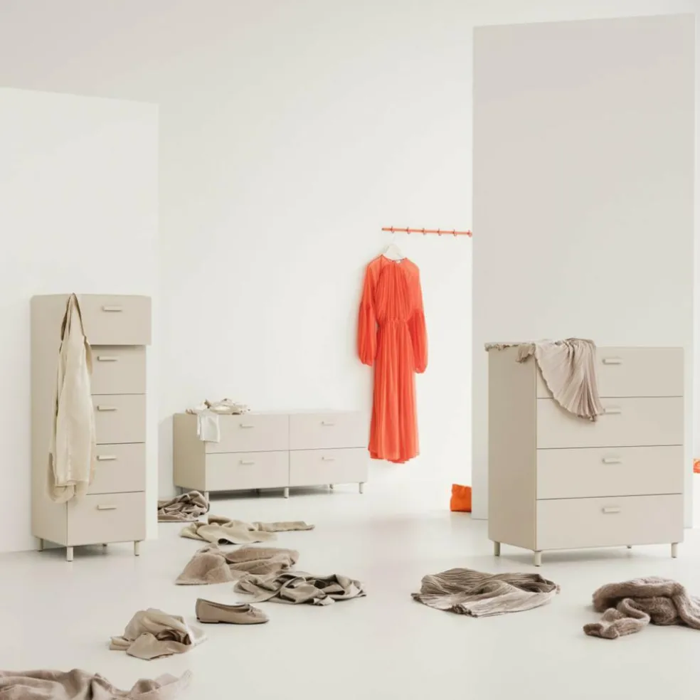 Relief Kommode hoch mit Beinen 41x115cm