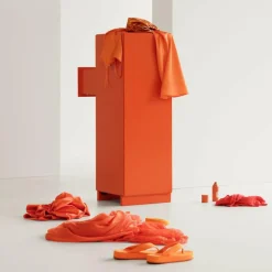 Relief Kommode hoch mit Sockel 41x115cm