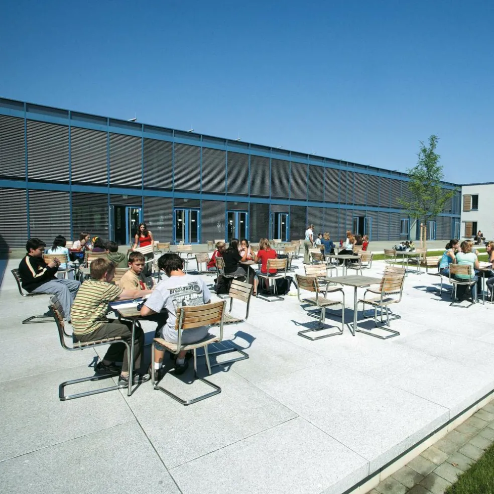 S 40 Freischwinger Gartenstuhl