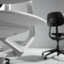 S2 Bürostuhl mit Rollen