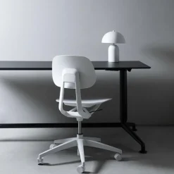 S2 Bürostuhl mit Rollen