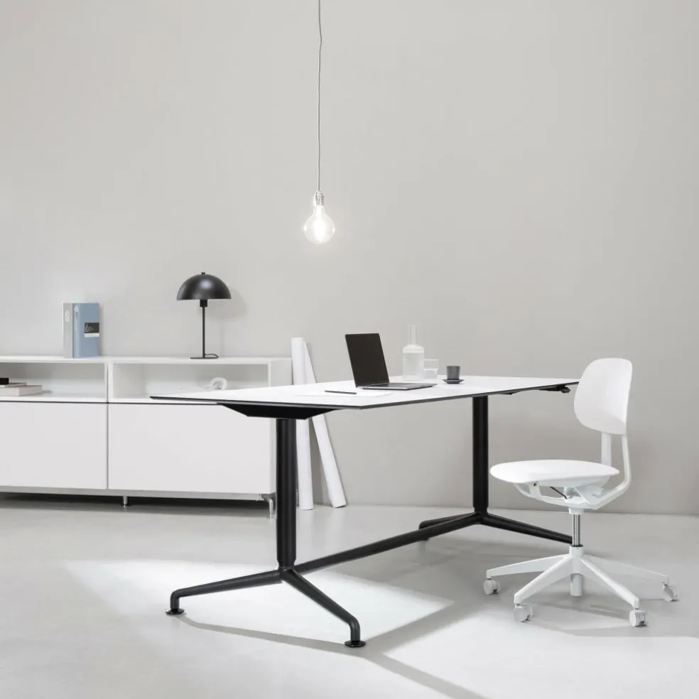 S2 Bürostuhl mit Rollen