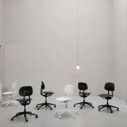 S2 Bürostuhl mit Rollen