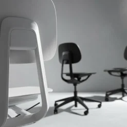 S2 Bürostuhl mit Rollen