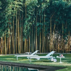 Saarinen Gartenbeistelltisch