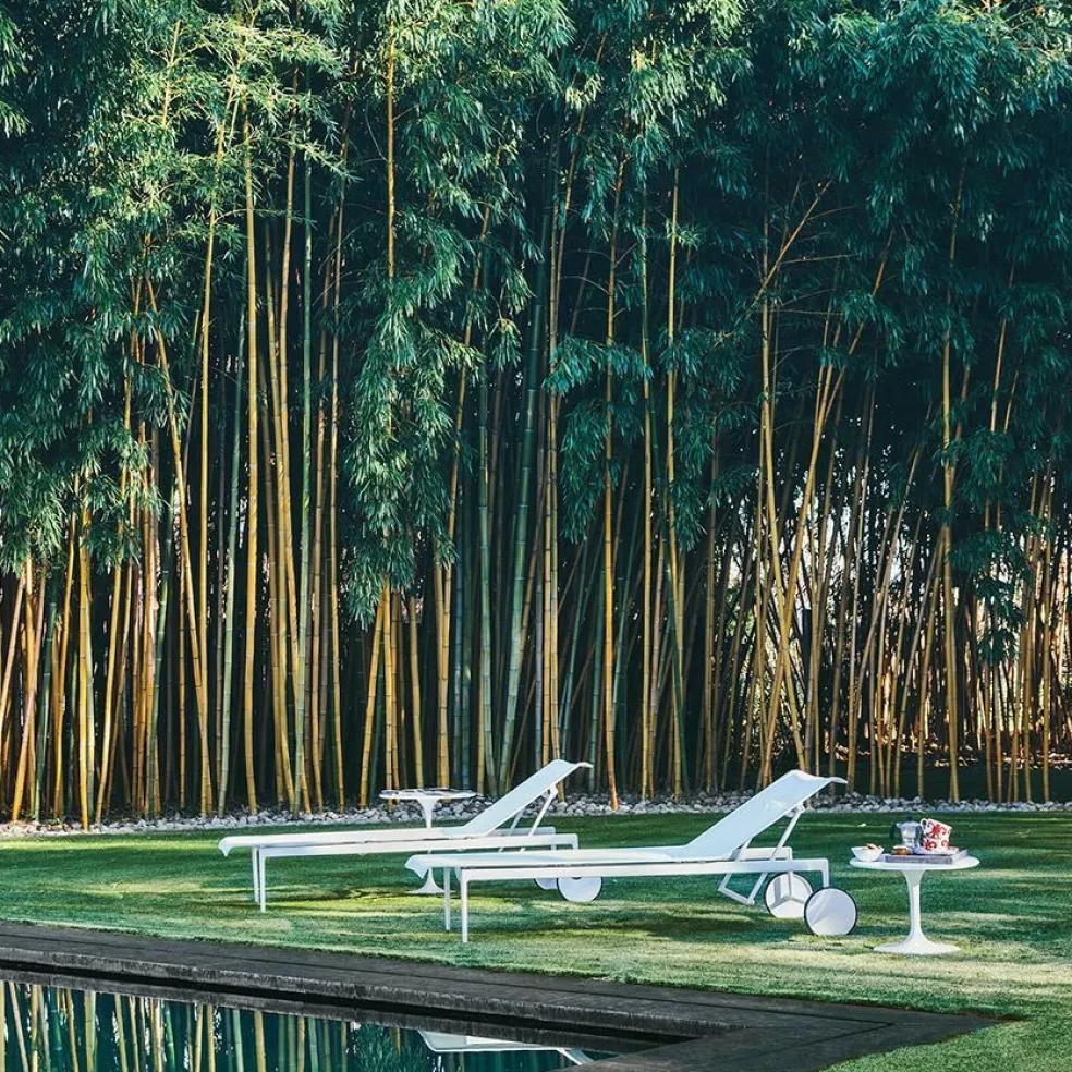 Saarinen Gartenbeistelltisch