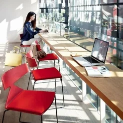 Saya Stuhl mit Kufengestell