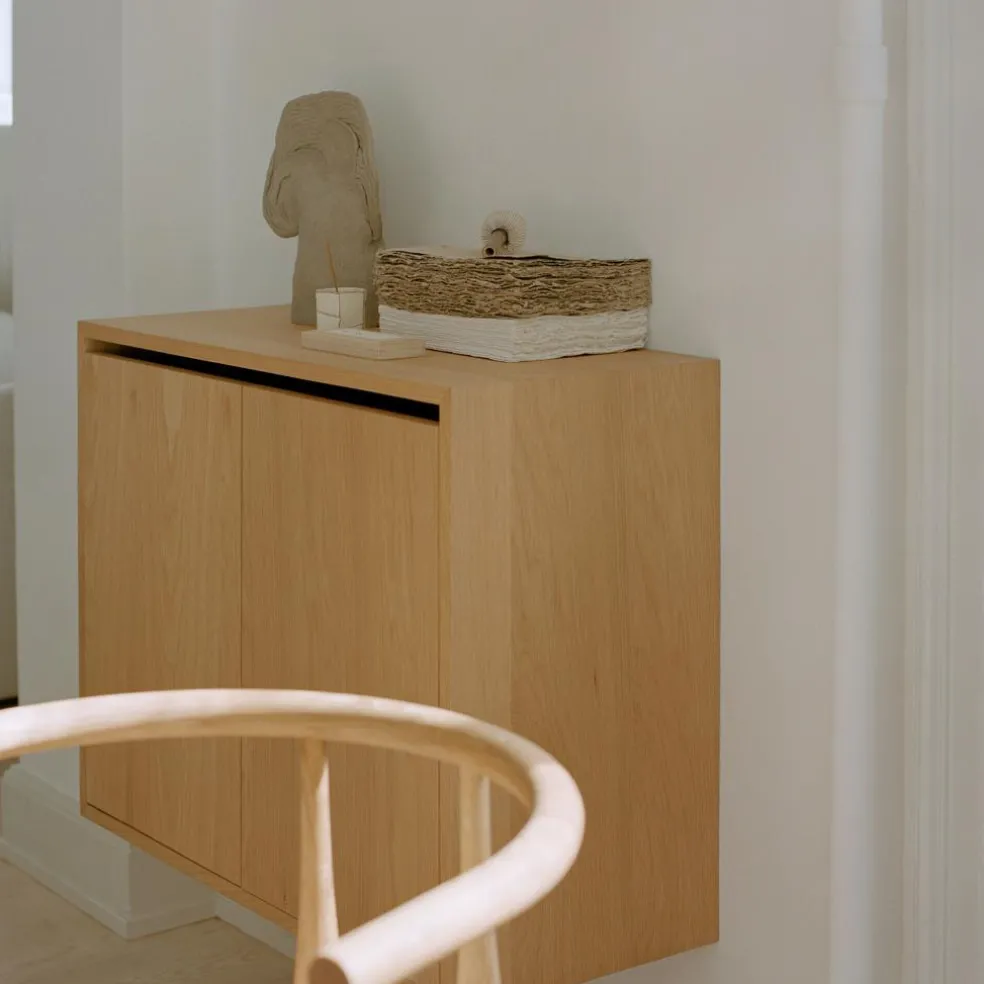 Schrank mit Türen hoch