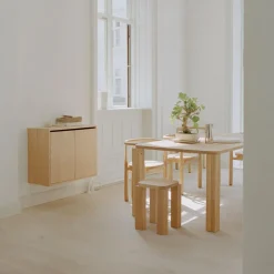 Schrank mit Türen hoch