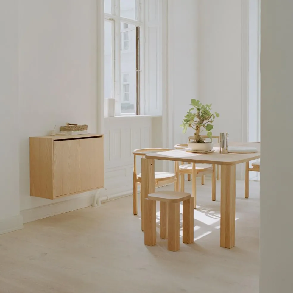 Schrank mit Türen hoch