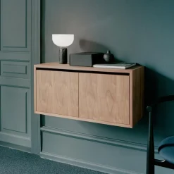 Schrank mit Türen niedrig