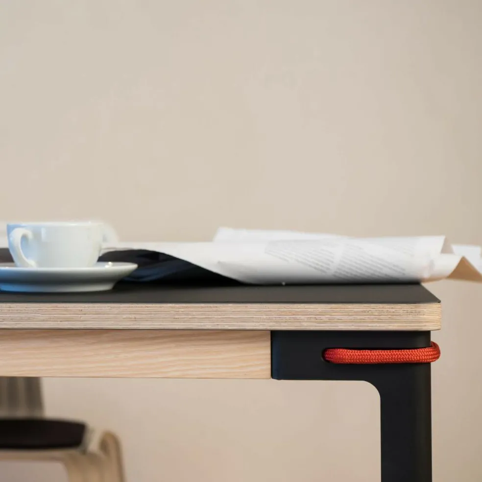 Seiltänzer Tisch quadratisch