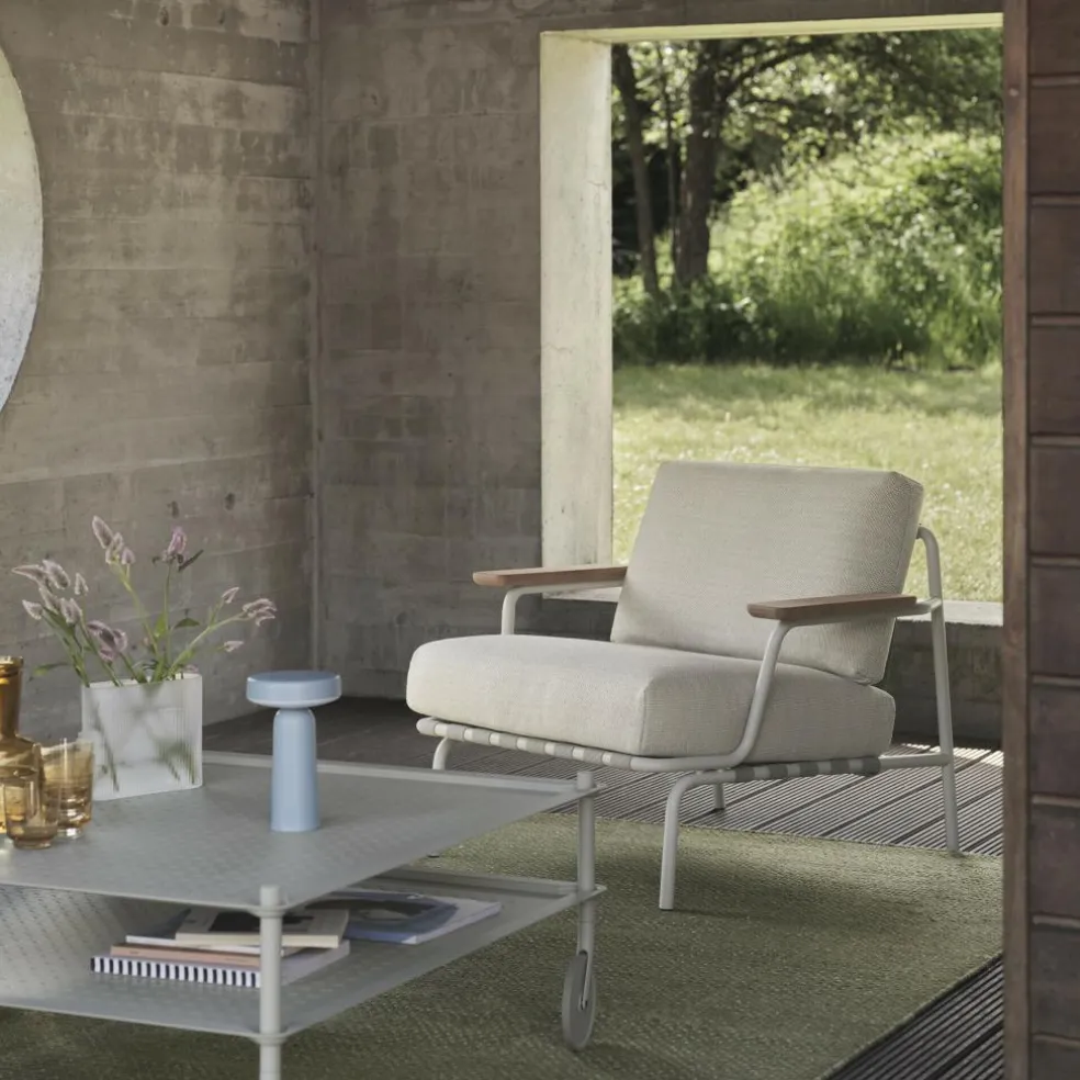 Settle Outdoor Lounge Chair