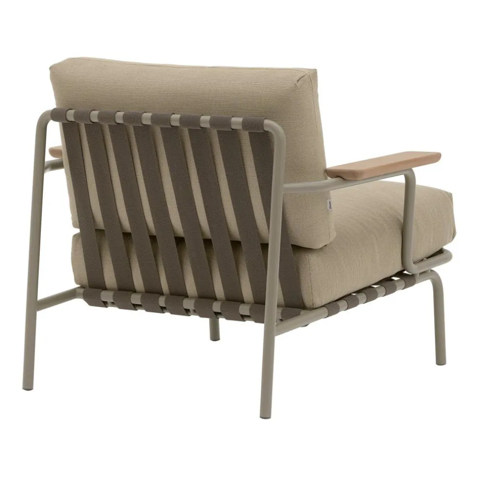 Settle Outdoor Lounge Chair