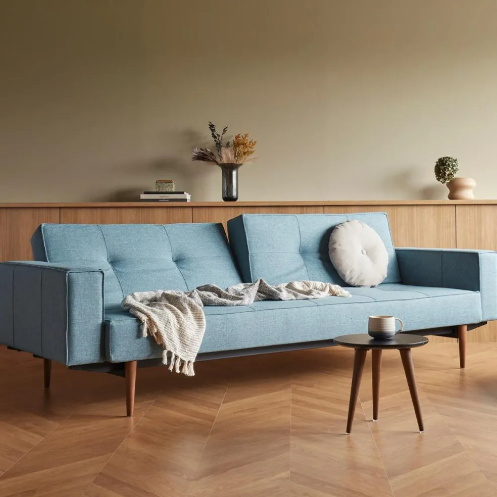 Splitback Styletto Schlafsofa mit Armlehnen Holz dunkel