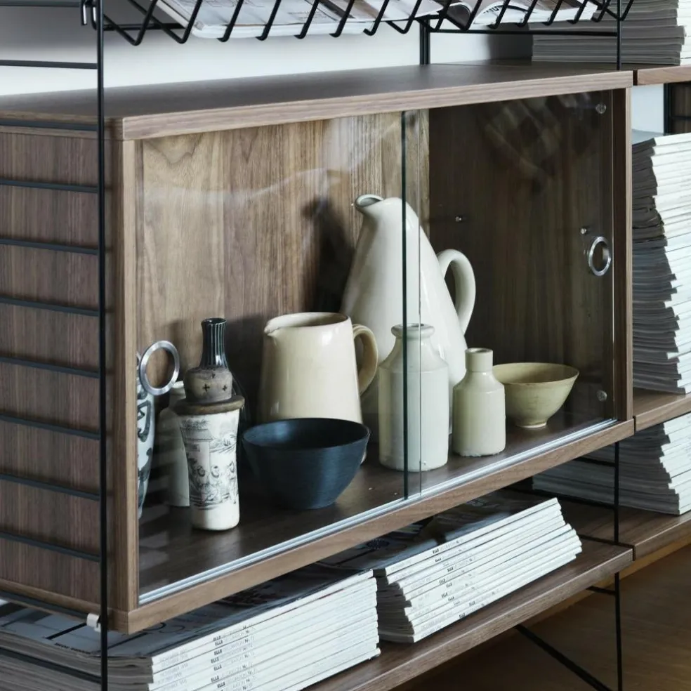 String System Vitrinenschrank mit Schiebtüren
