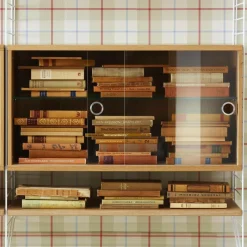 String System Vitrinenschrank mit Schiebtüren