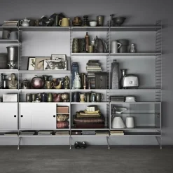 String System Vitrinenschrank mit Schiebtüren