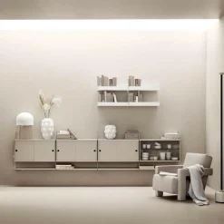 String System Vitrinenschrank mit Schiebtüren