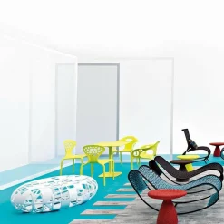 Supernatural Stuhl mit Löchern