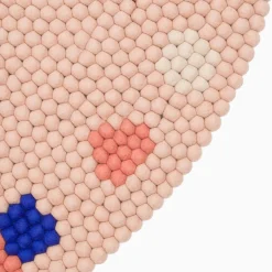 Terra Rose Filzkugelteppich