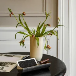 The Eclipse Schreibtisch