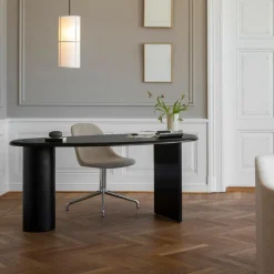 The Eclipse Schreibtisch