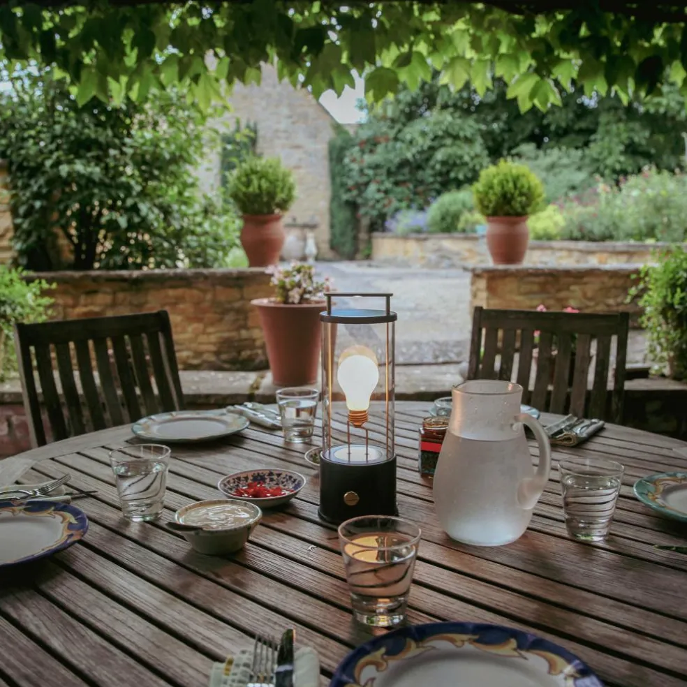 The Muse LED Akkuleuchte