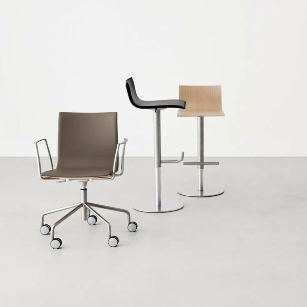 Thin S24 Barhocker Sitzfläche Eiche 54-79cm