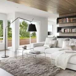 Tolomeo Mega Stehleuchte schwarz mit Dimmer