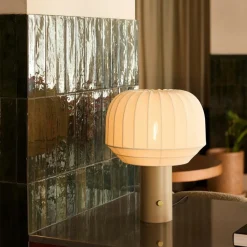 Tradition Tischleuchte