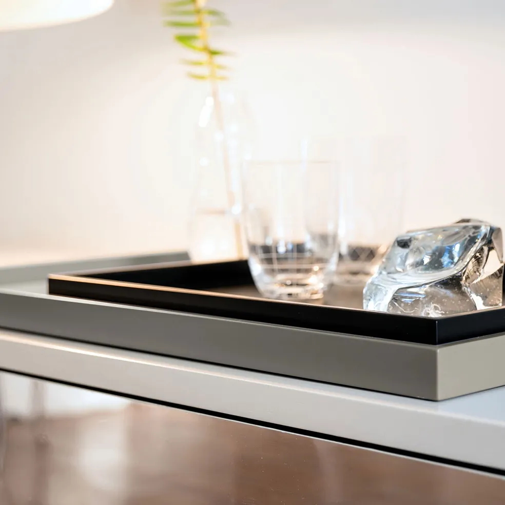 Tray Tablett