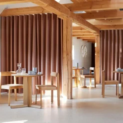 Trefoil Tisch Ø75cm