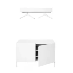 Urban Minimalist Garderobe