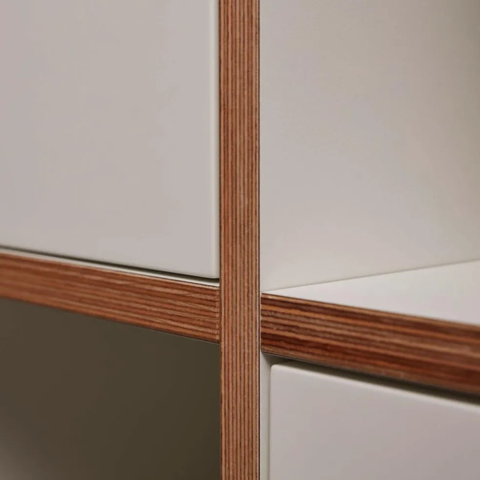 Vertiko Ply Four Regal