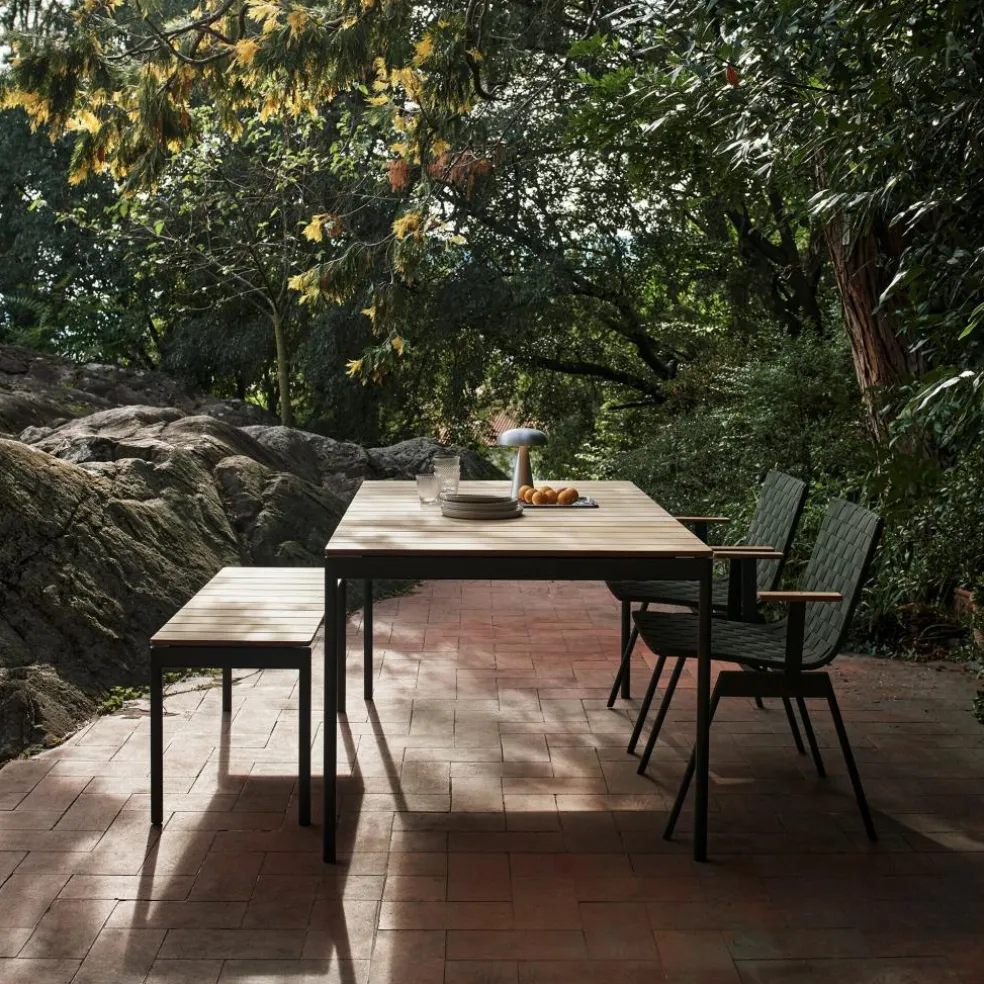 Ville AV26 Gartentisch L