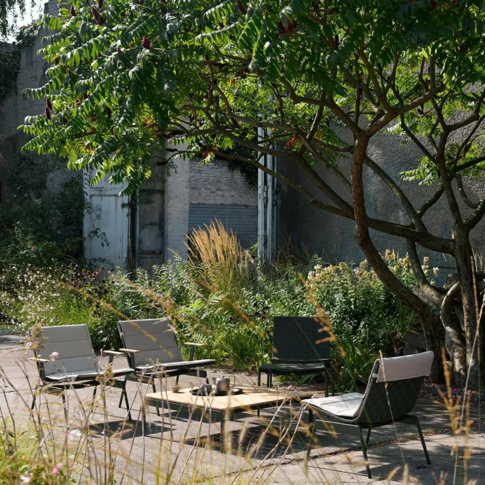 Ville AV45 Outdoor Lounge Chair mit Armlehnen